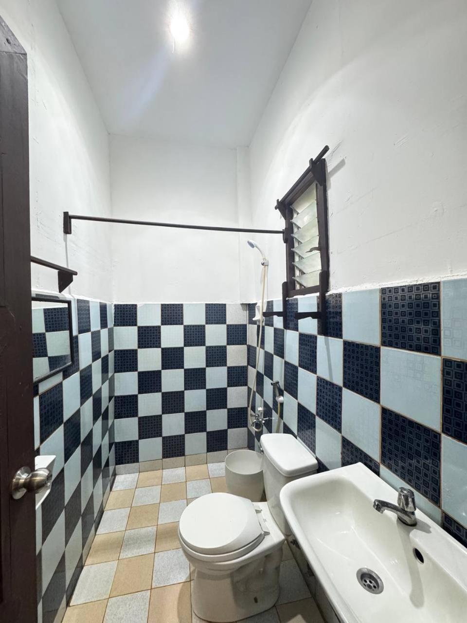 Aquaholik Traveler'S Lodge エルニド エクステリア 写真