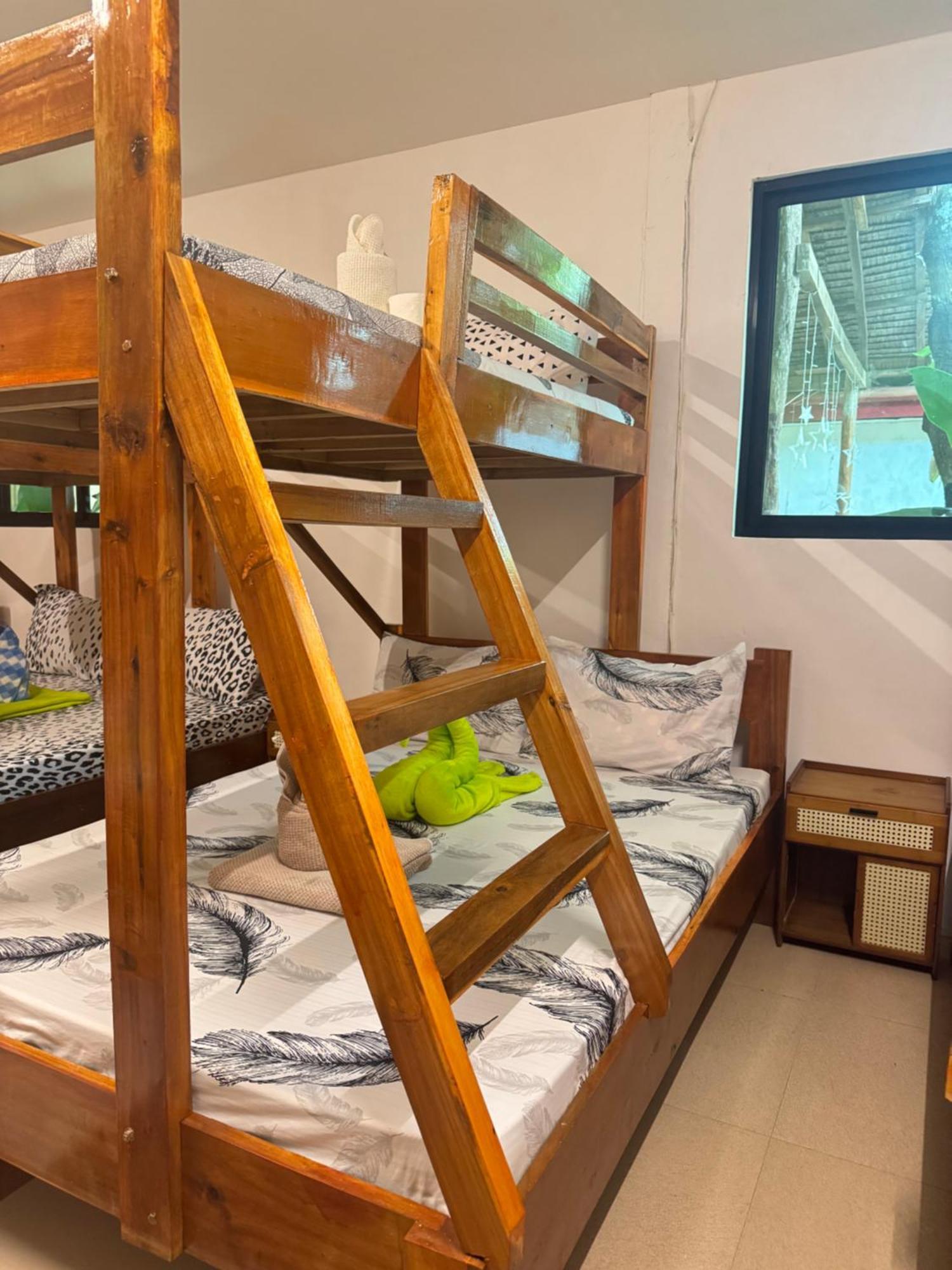 Aquaholik Traveler'S Lodge エルニド エクステリア 写真
